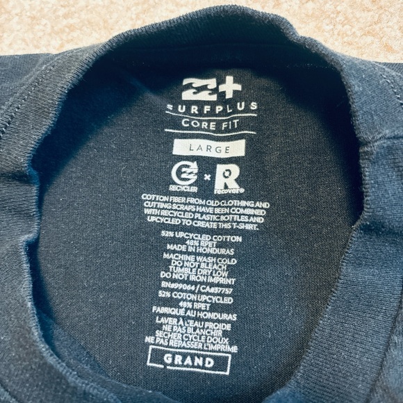 Billabong shirt made of recycled plastic bottles - Picture 5 of 5